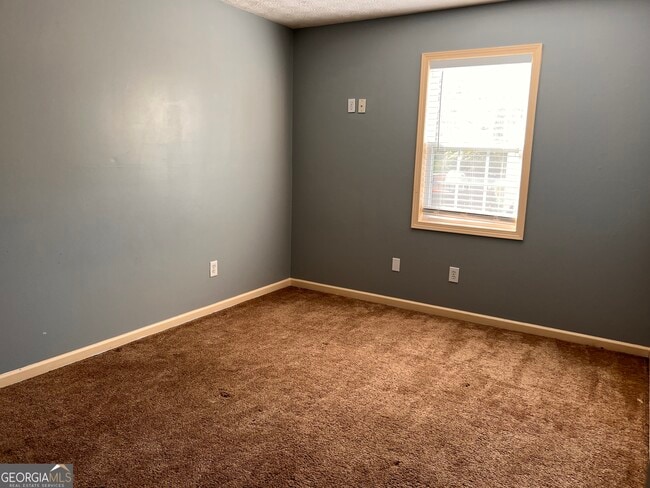 Building Photo - 20 Triangle Ln