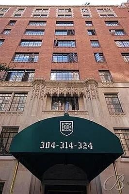 Building Photo - 304 E 41st St