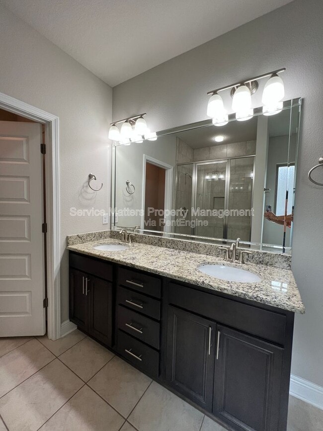 Building Photo - 4533 Oak Orchard Cir
