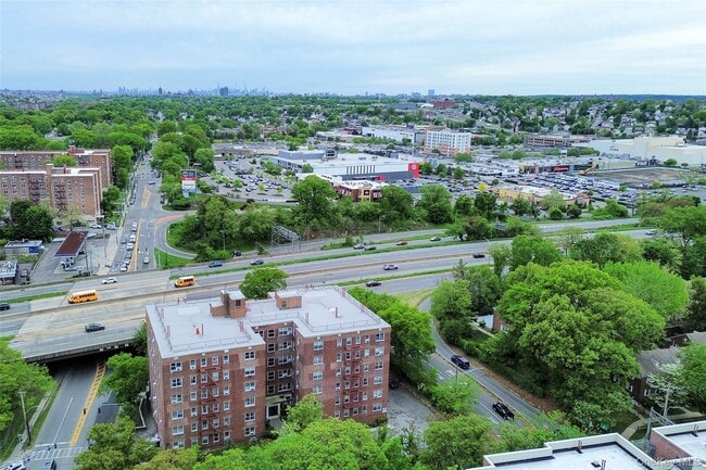 Building Photo - 1234 Midland Ave