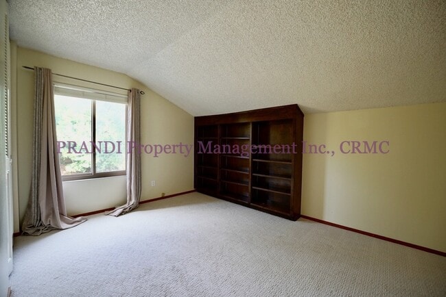 Building Photo - Spacious San Marin Home with Pool!