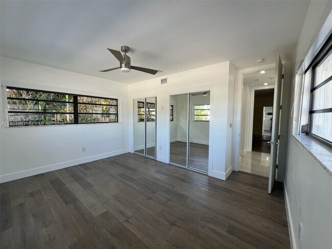 Building Photo - 2062 NE 121st Rd