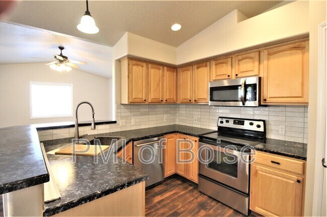 Building Photo - 6480 E Shellbrook Dr