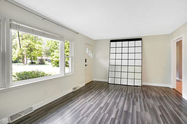 Building Photo - 3315 Beech Dr