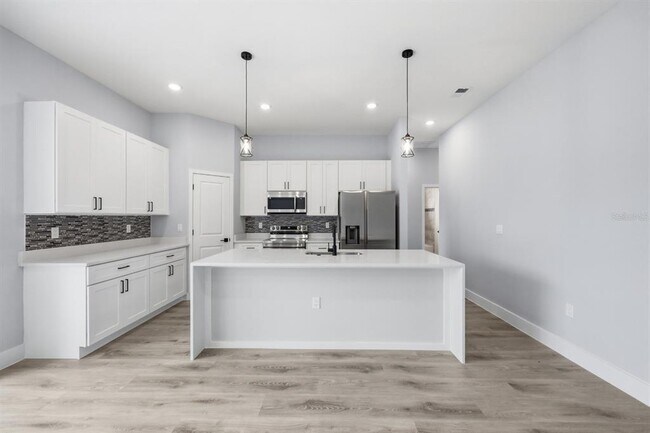 Building Photo - 13975 SW 27 Ct Rd