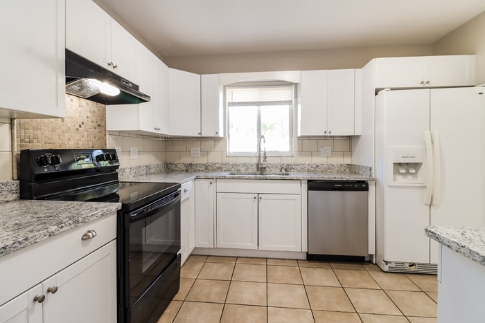 Building Photo - 1734 38th Ave N