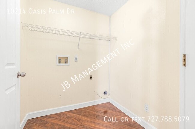 Building Photo - 10214 Oasis Palm Dr