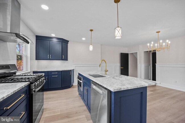 Building Photo - 857 Green Valley Dr