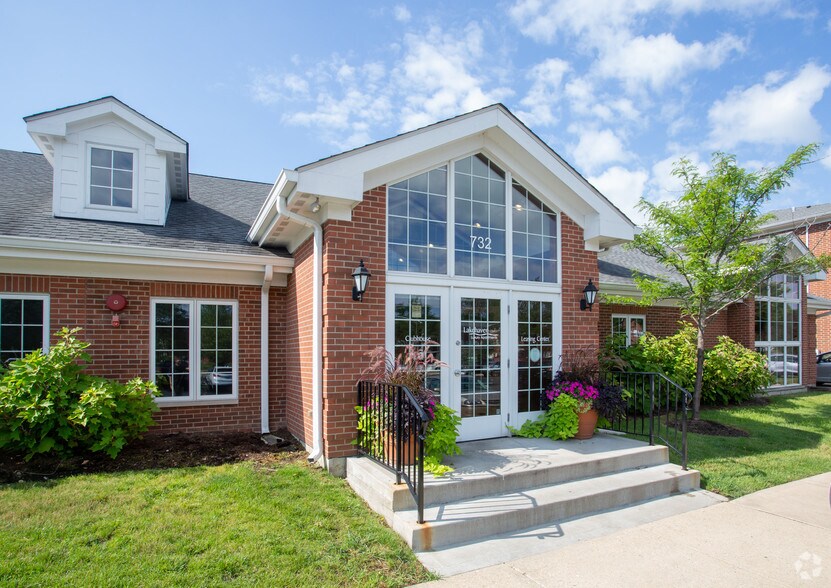 Lakehaven Apartments 732 Bluff St Carol Stream IL 60188 Apartment