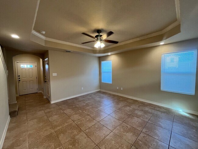 Building Photo - 6418 Luglio Ln