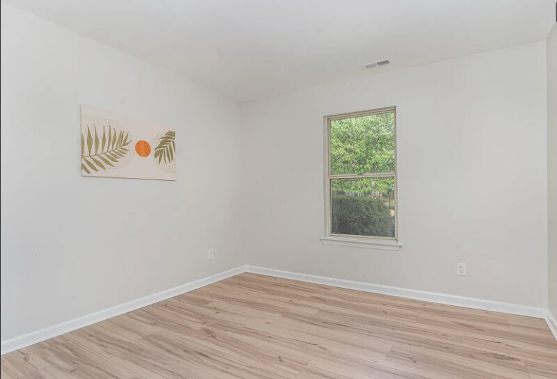 Building Photo - 1102 Pine Forest Trail
