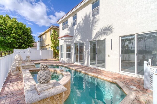 Building Photo - 5363 SW 38th Ave