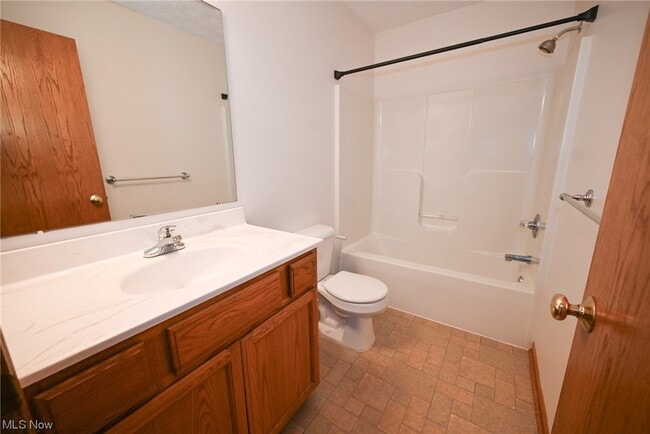 Building Photo - 320 Chadwick Dr