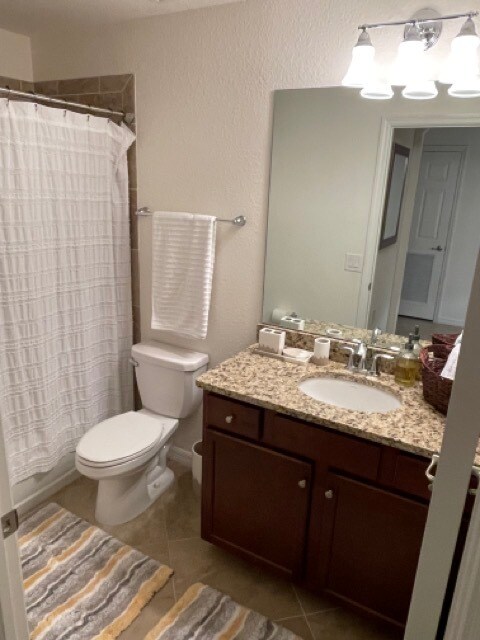 2nd bath - 17108 Vardon Ter