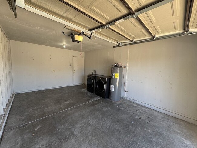 Building Photo - North Phoenix 2 bedroom Duplex