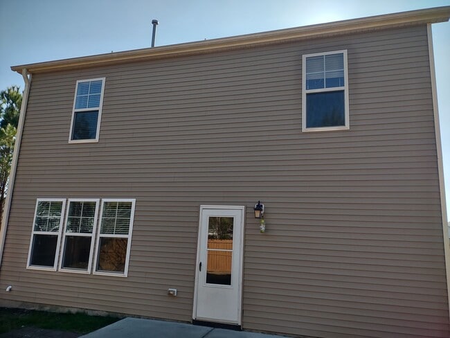 Building Photo - Start 2026 with this HOME!!!