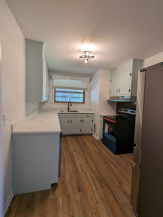 Building Photo - 2710 McKeige Dr