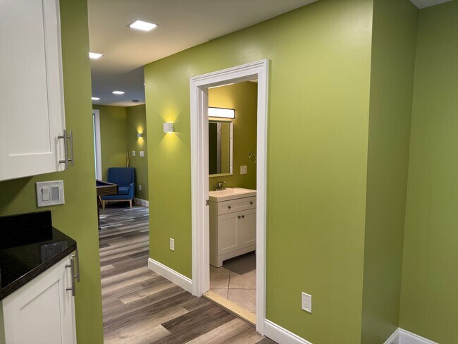 Building Photo - Pet Friendly!!!!