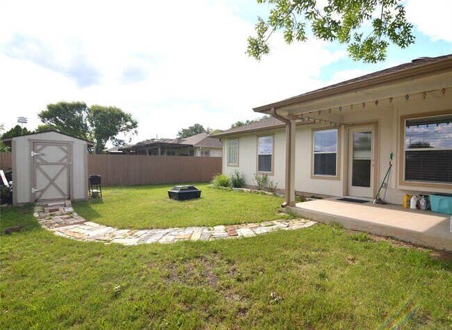 Building Photo - 2140 Pearson Way