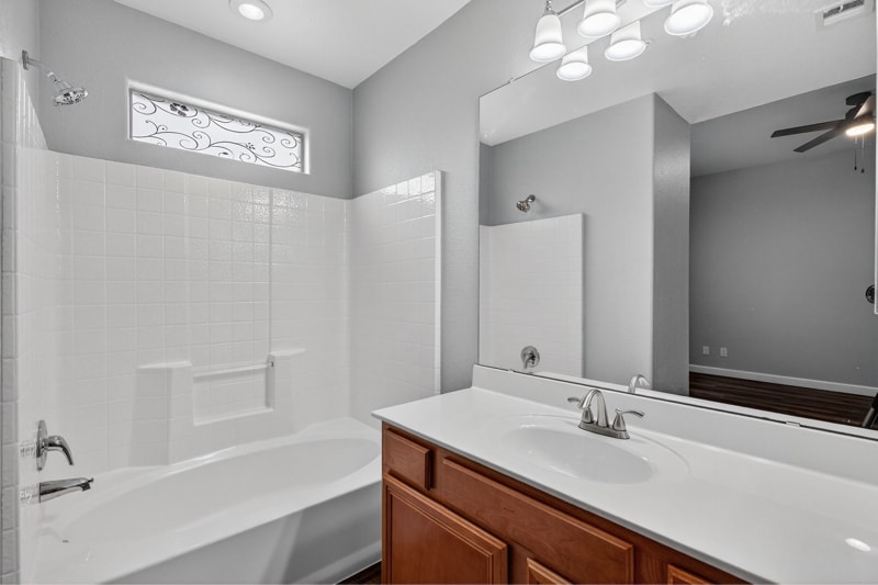 Building Photo - 8105 W Beck Ln