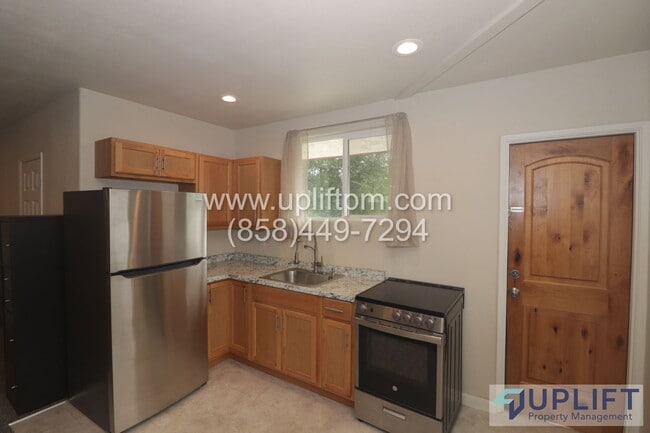 Building Photo - 766 S Grade Rd