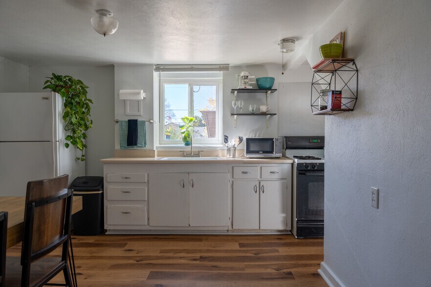 Building Photo - 2731 S Sherman St