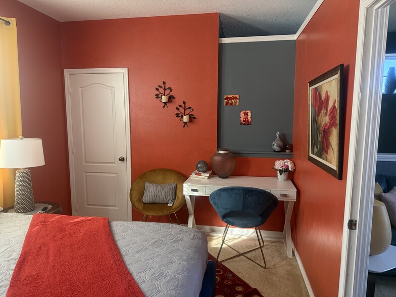 Building Photo - 15337 Southern Martin St