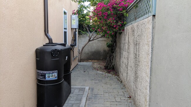 Outside Area - 5717 Airdrome St