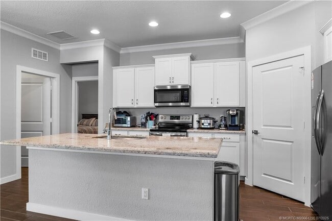 Building Photo - 7461 SW Harbor Cove Dr