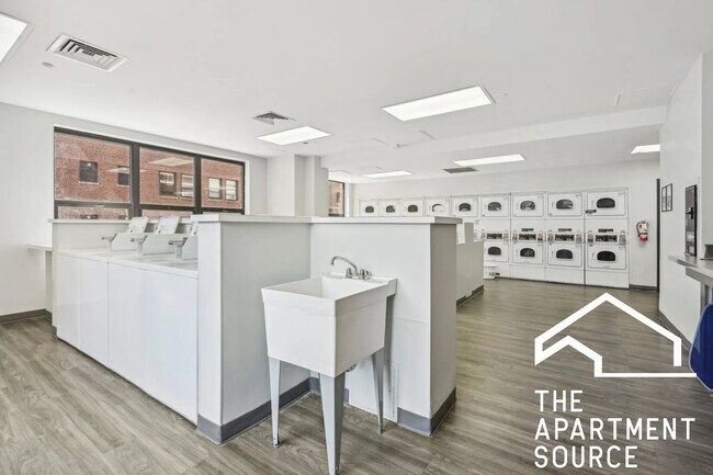 Building Photo - 1133 N Dearborn St