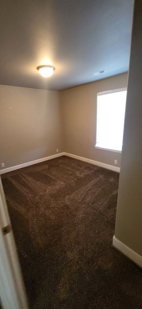 Building Photo - 4 Bed 2.5 Bath - NW Redmond