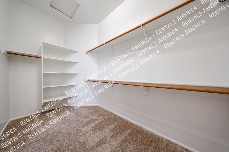 Building Photo - 6274 S View Ln