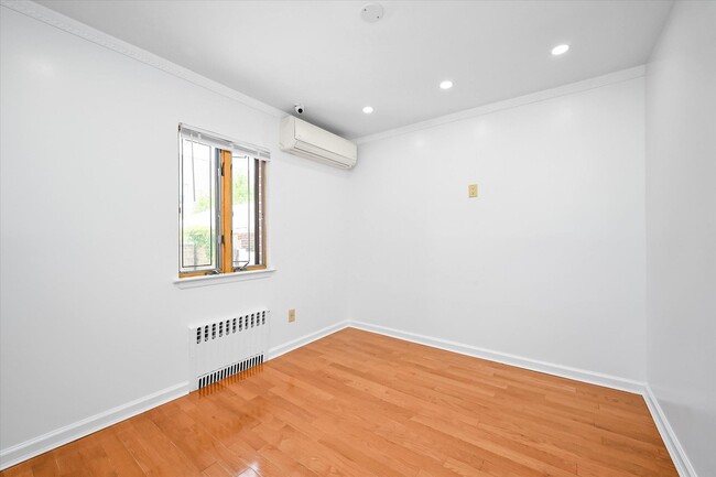 Building Photo - 73-04 173rd St