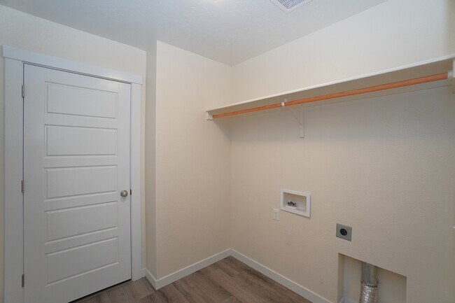 Building Photo - 3061 W Silver River St