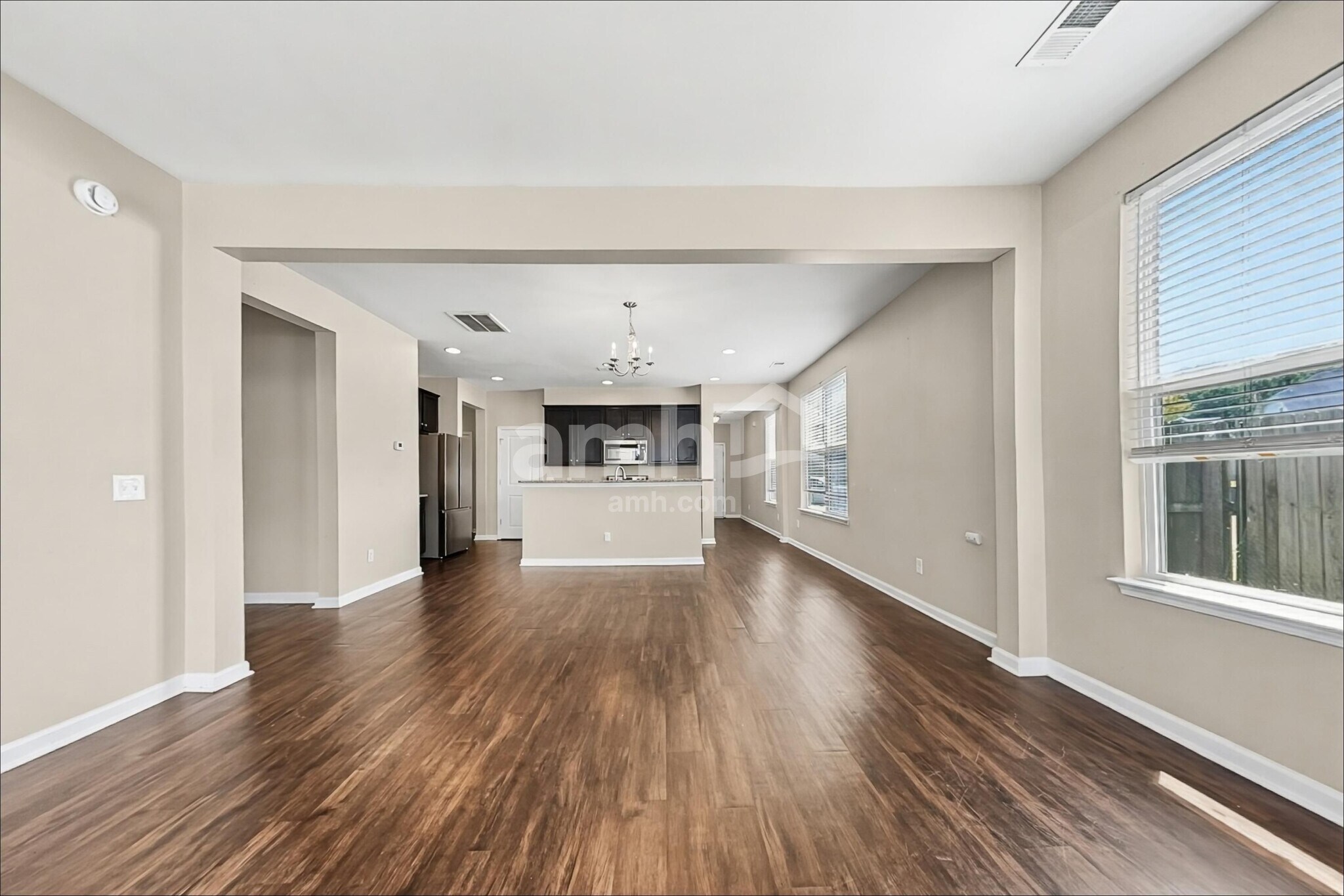 Building Photo - 112 Orleans Ct