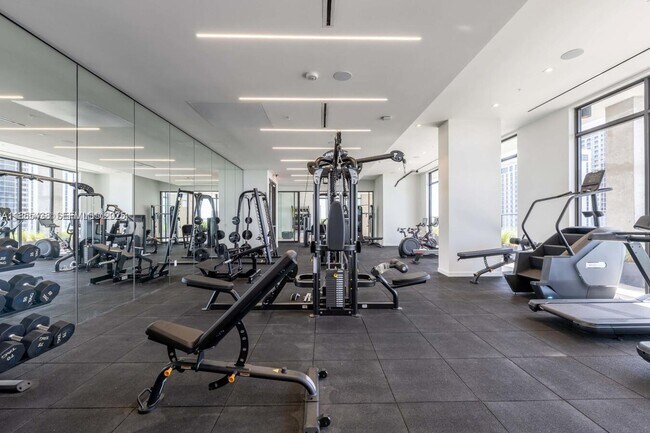 Building Photo - 23 NE 17th Ter