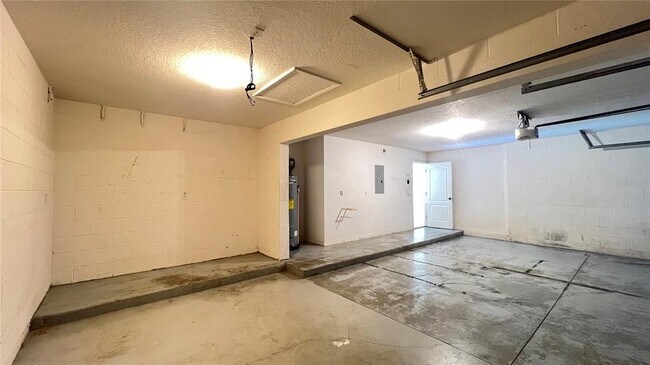 Building Photo - 806 Lost Grove Cir