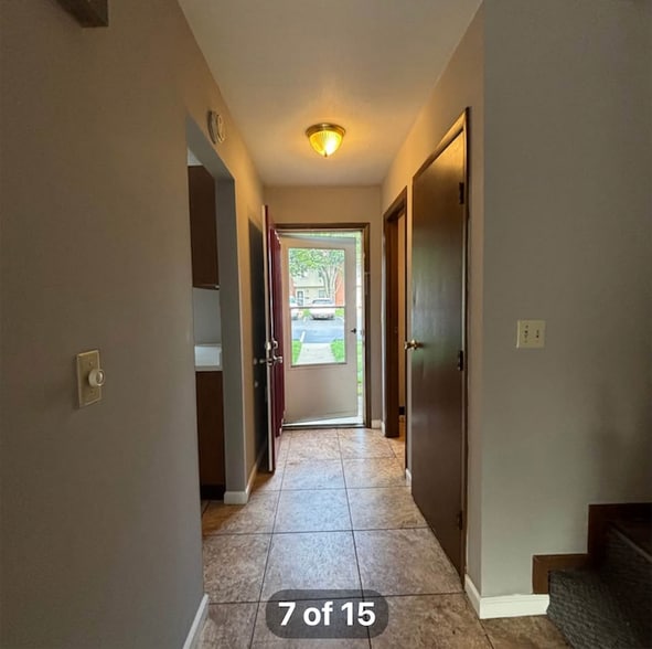 Entrance Hallway - 4539 Bonita Dr