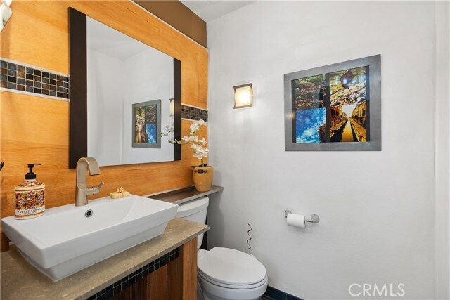 Building Photo - 25671 Cresta Loma