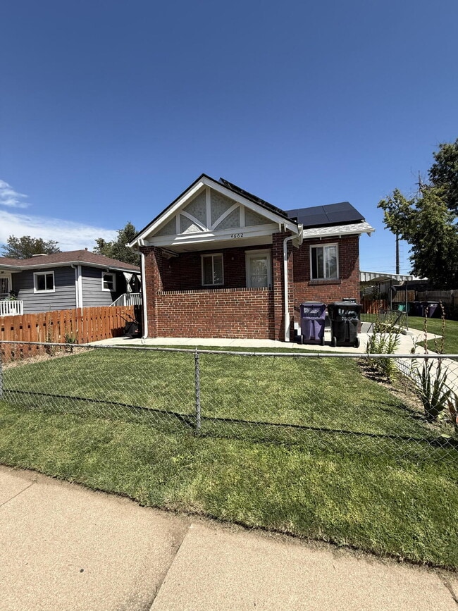 Building Photo - AVAILABLE NOW!  Chic Urban Studio in the heart of Denver!