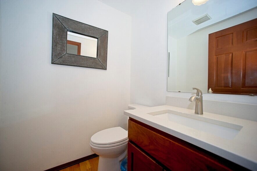 Building Photo - 11802 74th Ave E