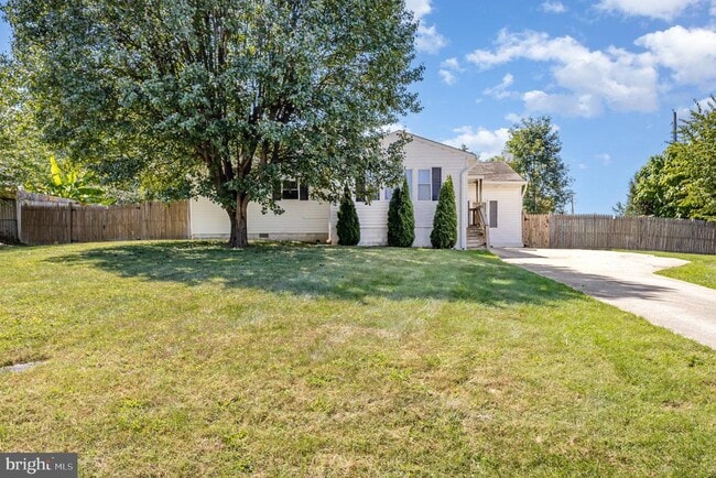 Building Photo - 3430 Little Hunting Creek Dr