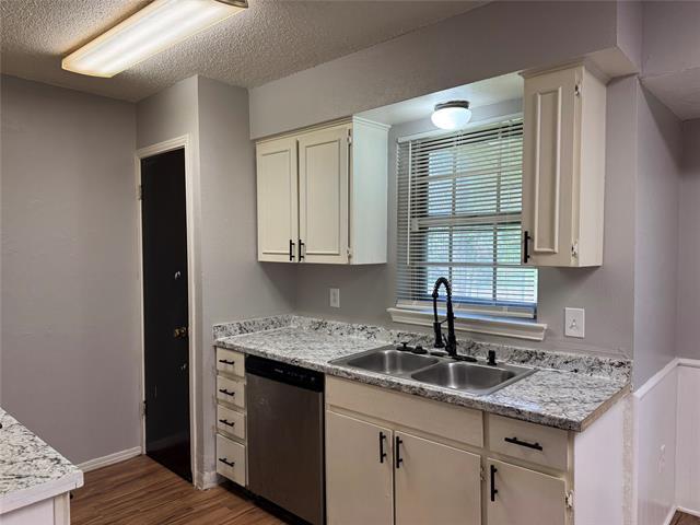 Building Photo - 10422 Castlerock Dr