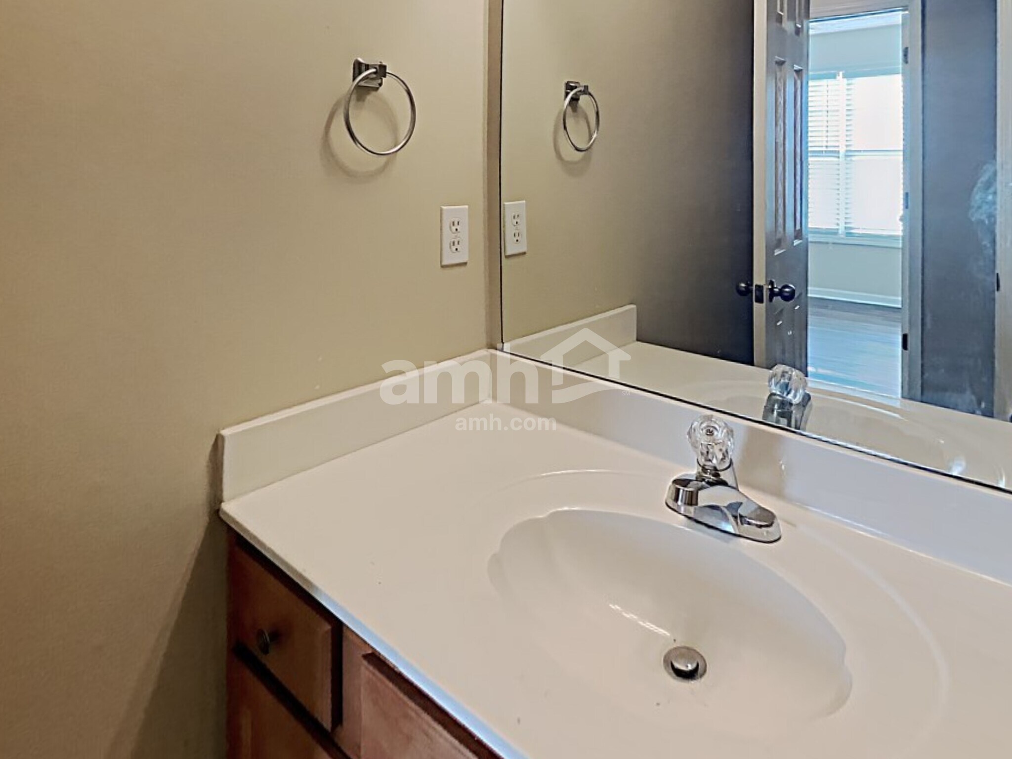 Building Photo - 1558 Great Shoals Cir