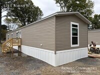 Building Photo - 475 E Robins St