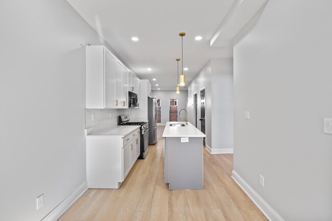 Building Photo - 524 N Pulaski St