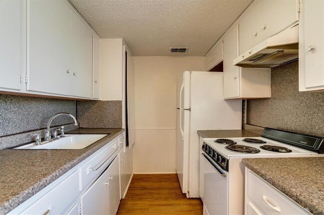 Building Photo - 3707 Tom Green St