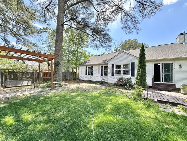 Building Photo - 3533 Bernies Ct N