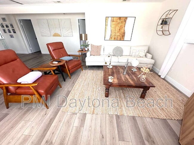 Building Photo - 2563 S Peninsula Dr