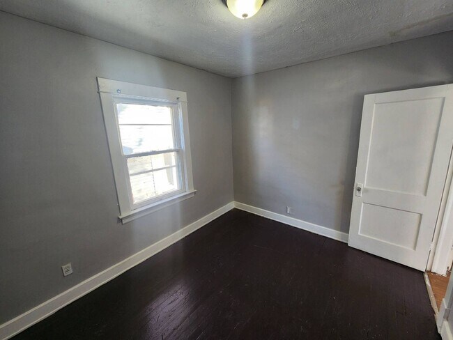 Building Photo - 11702 Honeydale Ave